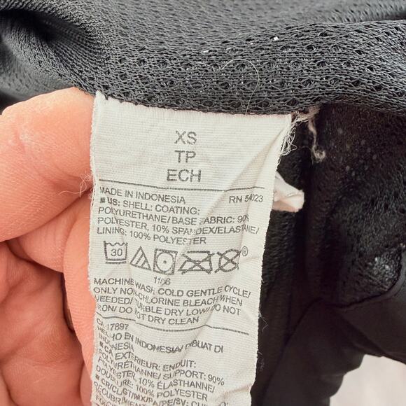 Old Navy Active Cropped Rain Jacket XS Black Hooded - Picture 5 of 5